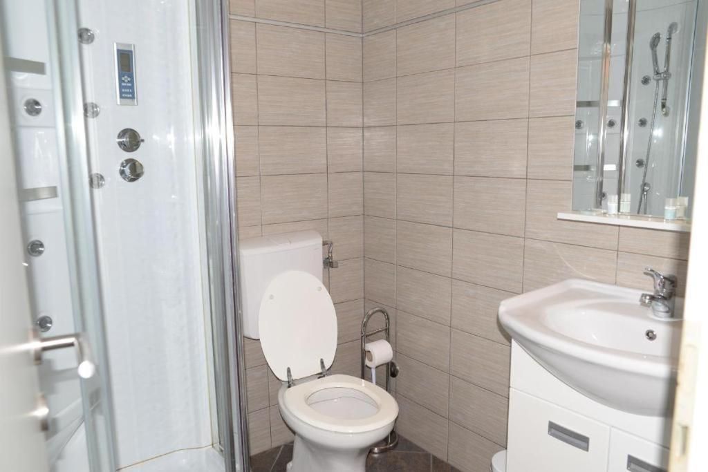San Lorenzo Apartments Ловречица Экстерьер фото