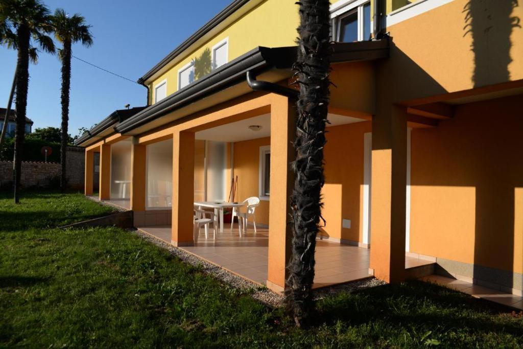 San Lorenzo Apartments Ловречица Экстерьер фото